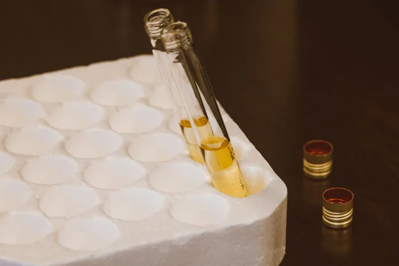 The Precision Beneath the Pour: What HPLC's L3 Packing Standard Reveals About the Science of Luxury